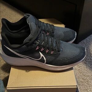 Nike men’s Pegasus 39 size 12.5